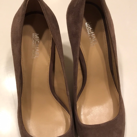 MICHAEL Michael Kors Suede Dorothy Flex Heel - Picture 8 of 8